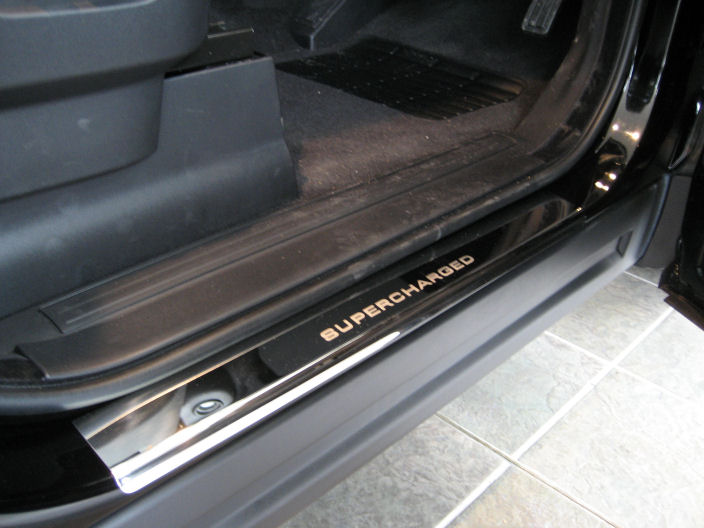 Range Rover Sport Inner Sill Step Insert 'SUPERCHARGED' Logo - Click Image to Close